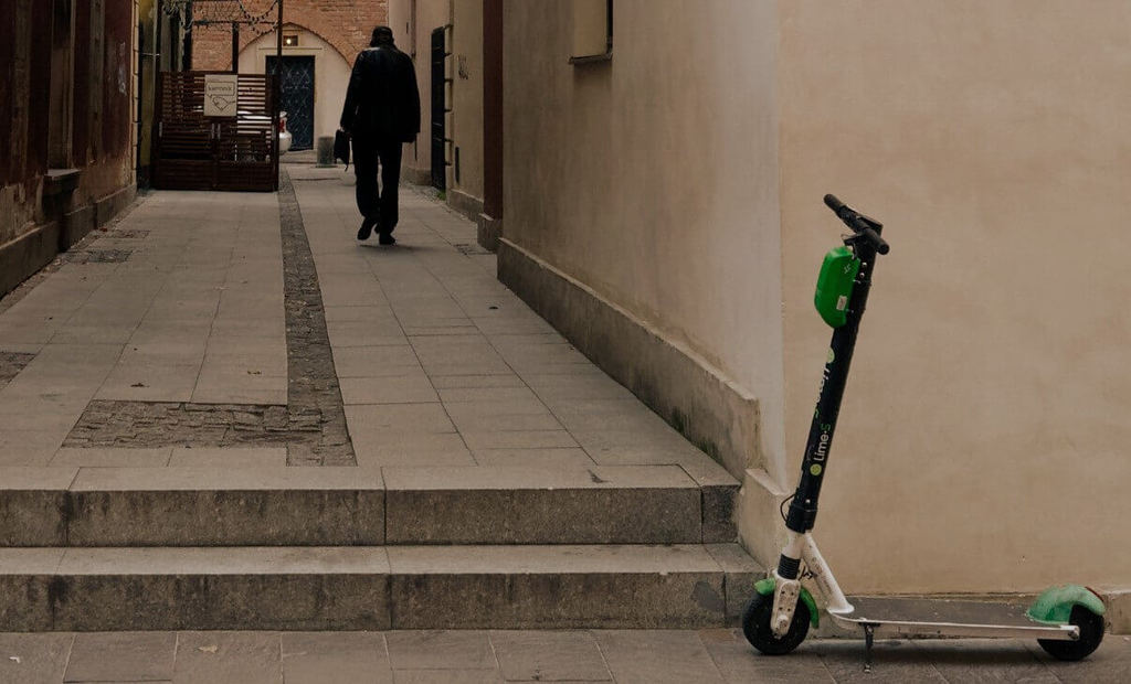 How to Be Safe On Electric Scooter? Apply 6 Golden Rules